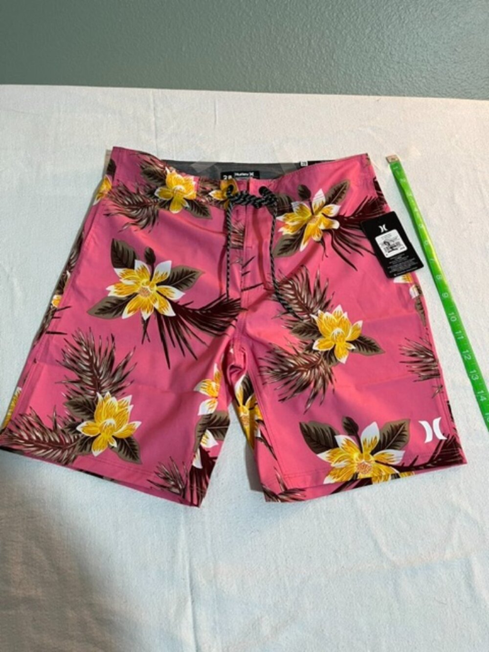 Hurley Mens, Ladies, Kids 28 waist Tropical Hibiscus Boardshorts Swimwear NWT